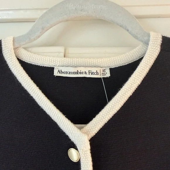 A&F Maura Sweater Vest - Never Worn!! - Picture 3 of 4